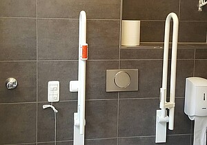 behindertengerechte Toilette