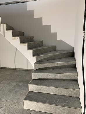 Treppenfliesen 2 - Treppenabgang